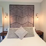 Rivers Edge 度假居 *